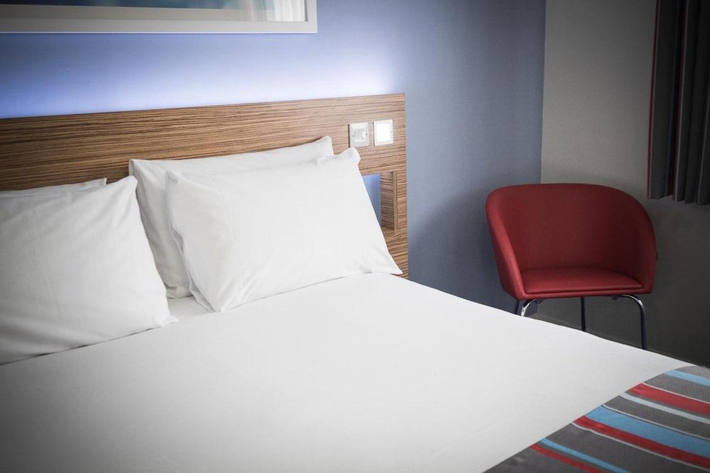 Travelodge Dublin Phoenix Park Castleknock Bagian luar foto