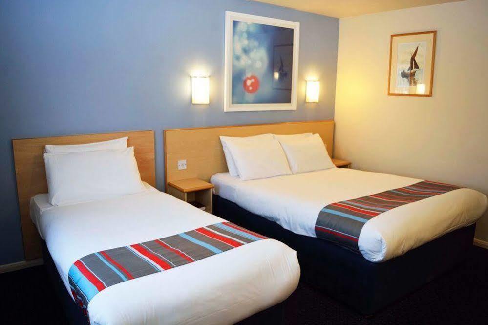 Travelodge Dublin Phoenix Park Castleknock Bagian luar foto